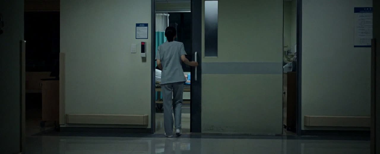 Extrait muet du film « Faites confiance au futur » : hôpital, chantier, industrie